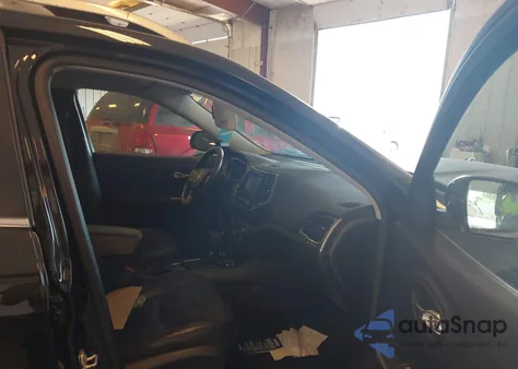 2019 Jeep Cherokee Limited 4X4 z USA, uszkodzony, nr VIN 1C4PJMDX2KD445250